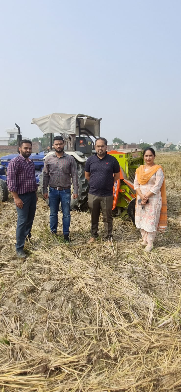 ਸਹਿਕਾਰੀ ਸਭਾਵਾਂ ਤੇ ਖੇਤੀਬਾੜੀ ਵਿਭਾਗ ਵੱਲੋਂ ਹੈਪੀ ਸੀਡਰ ਨਾਲ ਛੋਟੇ ਕਿਸਾਨਾਂ ਦੇ ਖੇਤਾਂ 'ਚ ਮੁਫ਼ਤ ਕਣਕ ਦੀ ਬਿਜਾਈ ਜਾਰੀ